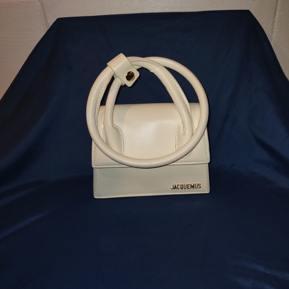 Jacquemus White The Chiquito Bag with Circular Handle
